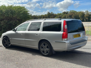 2004 Volvo V70 2.4 T5 Se Geartronic 5dr in Silver — image 6