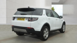 2018 Land Rover Discovery Sport 2.0 Ed4 Hse Euro 6 (s/s) 5dr (5 Seat) in White — image 4