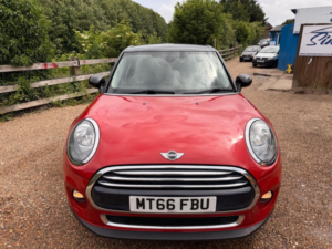 2016 MINI Hatch 1.5 Cooper Euro 6 (s/s) 5dr in Red — image 4