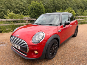 2016 MINI Hatch 1.5 Cooper Euro 6 (s/s) 5dr in Red — image 5