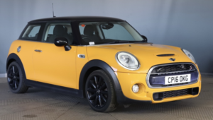 2016 MINI Hatch 2.0 Cooper S 3-Door Hatch in Orange — image 2
