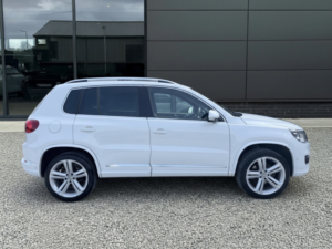 2014 Volkswagen Tiguan 2.0 Tdi Bluemotion Tech R-Line in White — image 2
