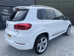 2014 Volkswagen Tiguan 2.0 Tdi Bluemotion Tech R-Line in White — image 3