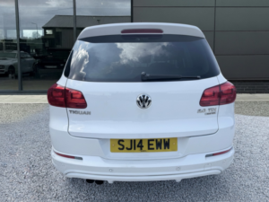 2014 Volkswagen Tiguan 2.0 Tdi Bluemotion Tech R-Line in White — image 4