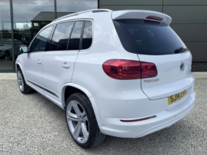 2014 Volkswagen Tiguan 2.0 Tdi Bluemotion Tech R-Line in White — image 5