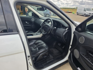 2014 Land Rover Range Rover Evoque 2.2 Sd4 Pure SUV 5dr Diesel Auto 4WD Euro 5 (s/s) (190 Ps) in White — image 3