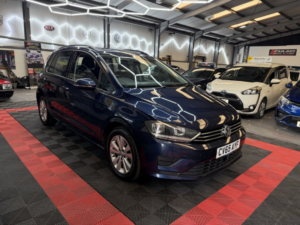 2015 Volkswagen Golf Sv 1.6 Tdi Bluemotion Tech Se in Blue — image 5