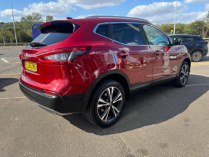 2018 Nissan Qashqai 1.5 Dci N-Connecta Euro 6 (s/s) 5dr in Red — image 5