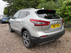 2017 Nissan Qashqai 1.2 Dig-T N-Connecta SUV 5dr Petrol Manual Euro 6 (s/s) (115 Ps) in Silver — image 4