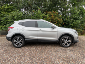 2017 Nissan Qashqai 1.2 Dig-T N-Connecta SUV 5dr Petrol Manual Euro 6 (s/s) (115 Ps) in Silver — image 5