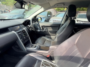 2017 Land Rover Discovery Sport Td4 Se Tech in Black — image 2