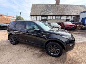 2017 Land Rover Discovery Sport Td4 Se Tech in Black — image 6
