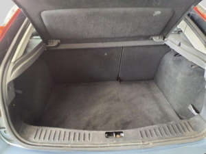 2005 Ford Focus 1.6 Ghia 5dr in Blue — image 6