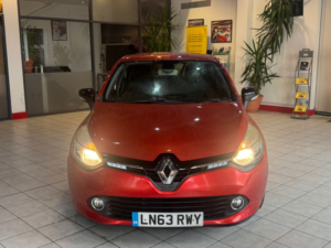2013 Renault Clio 1.5 Dci Dynamique Medianav in Red — image 4