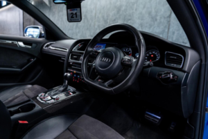 2015 Audi Rs4 Avant 4.2 Fsi V8 S Tronic Quattro Euro 5 5dr in Blue — image 2