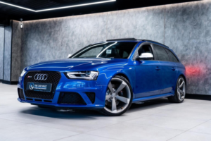2015 Audi Rs4 Avant 4.2 Fsi V8 S Tronic Quattro Euro 5 5dr in Blue — image 4