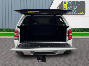 2015 Mitsubishi L200 2.4 Di-D Dc Warrior in White — image 3