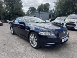 2012 Jaguar Xj 3.0 D V6 Portfolio in Blue — image 2