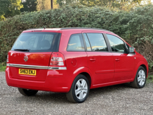 2013 Vauxhall Zafira 1.6 16v Exclusiv in Red — image 5