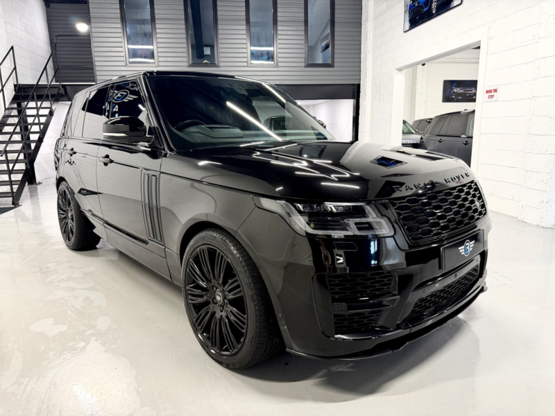 2018 Land Rover Range Rover 4.4 Sd V8 Vogue Se in Black — image 1