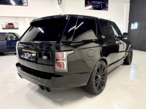 2018 Land Rover Range Rover 4.4 Sd V8 Vogue Se in Black — image 2