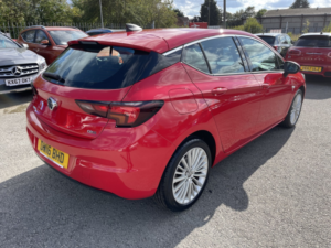 2016 Vauxhall Astra 1.6 Cdti Ecoflex Elite Nav in Red — image 4