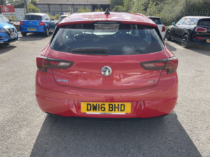 2016 Vauxhall Astra 1.6 Cdti Ecoflex Elite Nav in Red — image 6
