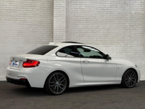 2015 BMW 2 Series 2.0 220i M Sport Auto Euro 6 (s/s) 2dr in White — image 2
