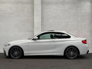 2015 BMW 2 Series 2.0 220i M Sport Auto Euro 6 (s/s) 2dr in White — image 4