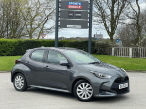 2021 Toyota Yaris 1.5 Vvt-H Icon E-CVT Euro 6 (s/s) 5dr in Grey — image 2