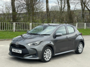 2021 Toyota Yaris 1.5 Vvt-H Icon E-CVT Euro 6 (s/s) 5dr in Grey — image 4