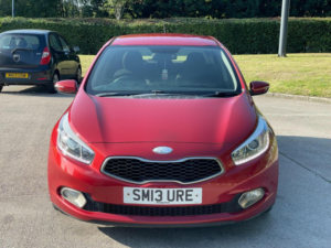 2013 Kia Ceed 1.6 Crdi 2 Auto Euro 5 5dr in Red — image 2