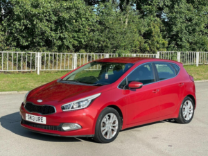 2013 Kia Ceed 1.6 Crdi 2 Auto Euro 5 5dr in Red — image 3