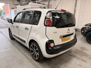 2016 Citroen C3 Picasso 1.6 Bluehdi Platinum in White — image 3