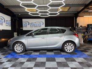2014 Vauxhall Astra 1.6 16v Tech Line in Silver — image 3