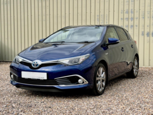 2017 Toyota Auris 1.8 Vvt-H Excel CVT Euro 6 (s/s) 5dr (safety Sense) in Blue — image 3