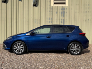 2017 Toyota Auris 1.8 Vvt-H Excel CVT Euro 6 (s/s) 5dr (safety Sense) in Blue — image 6