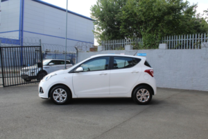 2014 Hyundai I10 1.0 Se in White — image 4