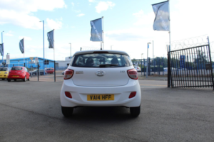 2014 Hyundai I10 1.0 Se in White — image 6