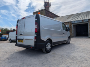 2015 Vauxhall Vivaro 1.6 Cdti 2700 L1 H1 Euro 5 5dr in Grey — image 4
