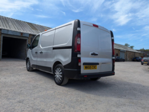 2015 Vauxhall Vivaro 1.6 Cdti 2700 L1 H1 Euro 5 5dr in Grey — image 6
