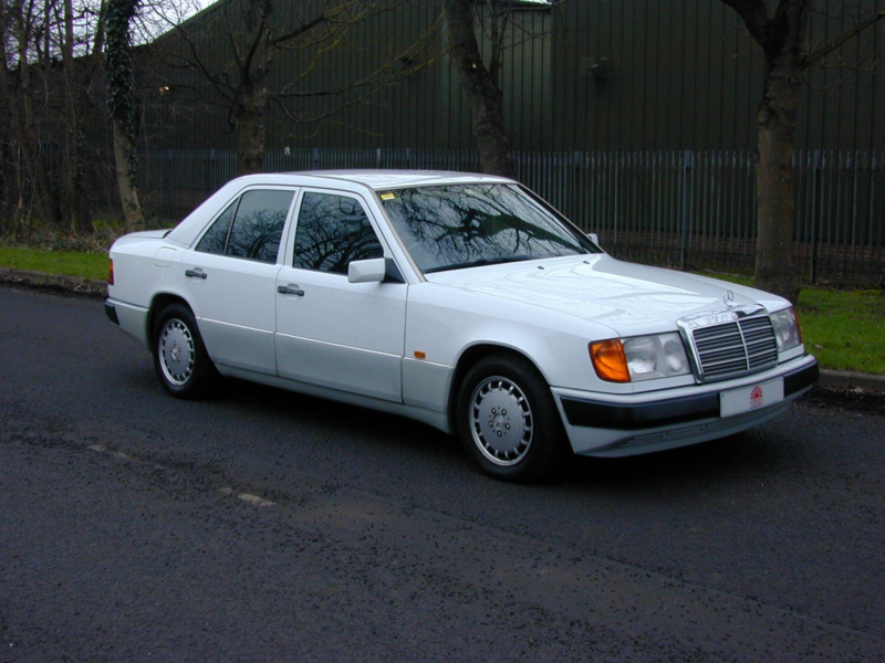 1991 Mercedes-Benz 260 Ref 8417 - Sale Agreed Awaiting Uk Registration -Mercedes Benz W124 260e Petrol Auto – Air Con (r in White — image 1