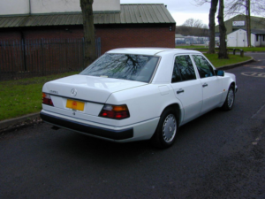 1991 Mercedes-Benz 260 Ref 8417 - Sale Agreed Awaiting Uk Registration -Mercedes Benz W124 260e Petrol Auto – Air Con (r in White — image 3