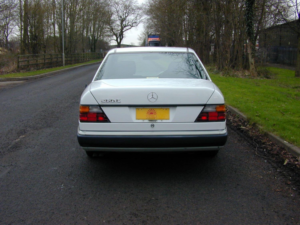 1991 Mercedes-Benz 260 Ref 8417 - Sale Agreed Awaiting Uk Registration -Mercedes Benz W124 260e Petrol Auto – Air Con (r in White — image 5