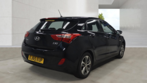 2015 Hyundai I30 1.4 Blue Drive Se Black 5dr 1 Keeper in Black — image 4