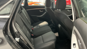 2015 Hyundai I30 1.4 Blue Drive Se Black 5dr 1 Keeper in Black — image 6