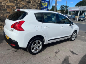 2013 Peugeot 3008 1.6 E-Hdi Active Egc Euro 5 (s/s) 5dr in White — image 5