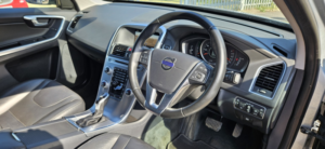 2017 Volvo Xc60 2.0 Se Nav T5 Automatic 242 Bhp in Silver — image 3