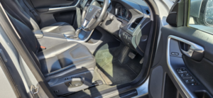2017 Volvo Xc60 2.0 Se Nav T5 Automatic 242 Bhp in Silver — image 4