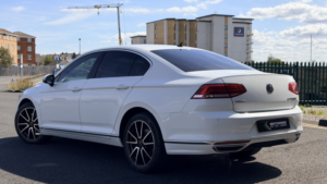 2016 Volkswagen Passat 2.0 Tdi Bluemotion Tech R-Line in White — image 2